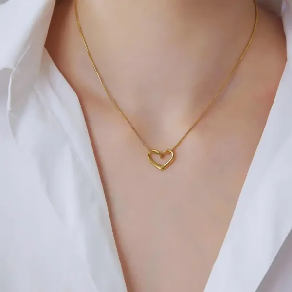 Gold Plated Twist Heart Locket